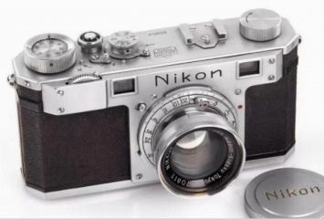 Старейшая камера Nikon обрела нового владельца