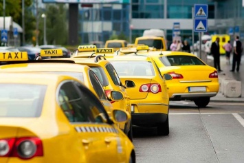 В аэропортах Москвы появятся терминалы для вызова такси
