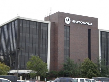 Motorola отказывается от "умных часов"