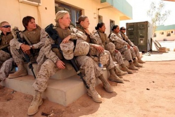 В США решили ставить женщин на воинский учет