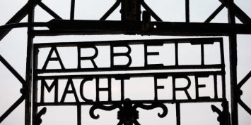 В Норвегии нашли украденные ворота из немецкого концлагеря Дахау