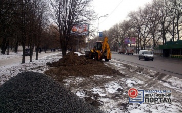 На ул. Днепровской строят дорожку для пешеходов