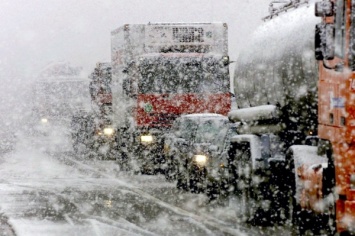 В Ростове-на-Дону пробки на дорогах из-за снегопада
