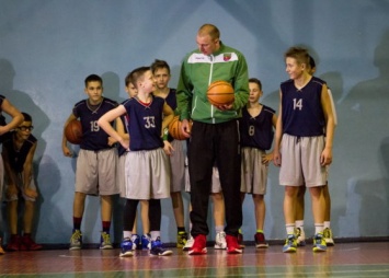 Мастер-класс игроков БК "Запорожье-ZOG" для юных баскетболистов