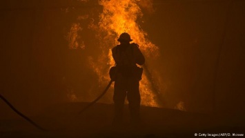 При пожаре в Окленде погибли по меньшей мере 9 человек