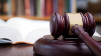 Экс-ведущего телевизионной программы «Суд идет» обвиняют в мошенничестве