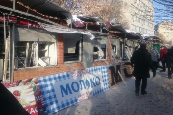 В Киеве возле метро разгромили рынок (фото)