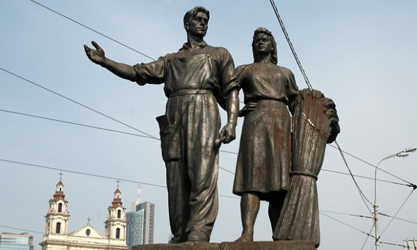 Русскоязычное население Литвы выступает против реставрации советских памятников