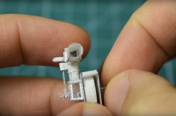 Белорус сделал самый маленький 1-цилиндровый двигатель из бумаги