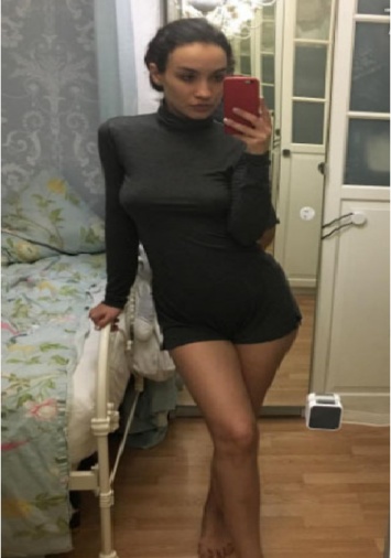 Виктория Дайнеко опубликовала фото в наряде без нижнего белья