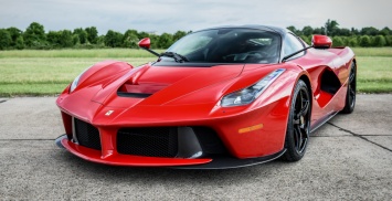 500-ый Ferrari LaFerrari ушел с молотка за рекордные 7 миллионов долларов