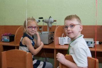 Метинвест помог оборудовать в Мариуполе центр коррекции зрения для детей