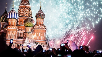 В России начался сбор подписей за перенос Нового года на 14 января