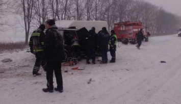 ДТП под Харьковом: пассажир погиб, водитель - в тяжелом состоянии