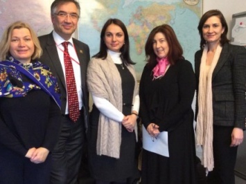 И.Геращенко обсудила с канадскими коллегами ситуацию на Донбассе и в Крыму
