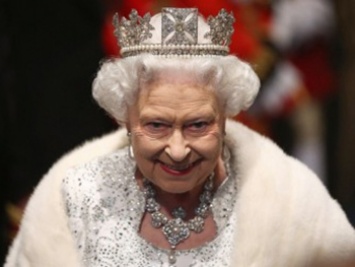 Королева Елизавета II не пригласила на Рождество новую девушку принца Гарри