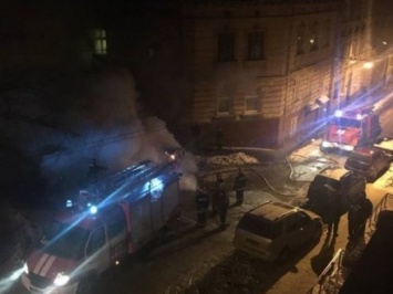 Четыре авто горело во Львове