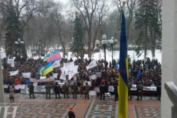 Полтавские пенсионеры силовых структур присоединились к митингу у здания Верховной Рады