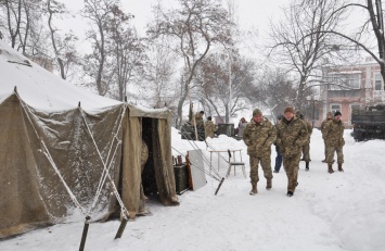 Полтавские военные устроили себе праздник возле Мазепы