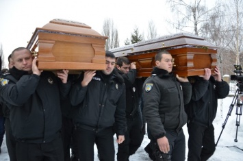 В Броварах похоронили погибших в перестрелке полицейских из Княжичей