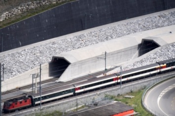 Швейцария откроет движение по самому длинному в мире железнодорожному туннелю