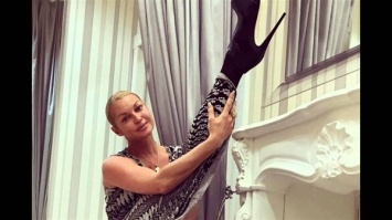 Анастасия Волочкова бережет свои ноги