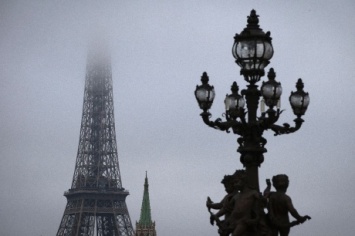 Париж страдает от самого густого смога за последние 10 лет