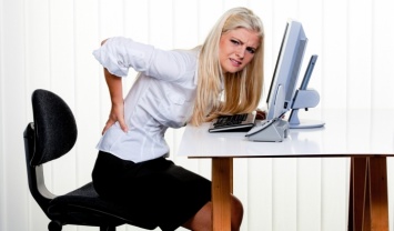 Как офисным работникам избавится от боли в спине