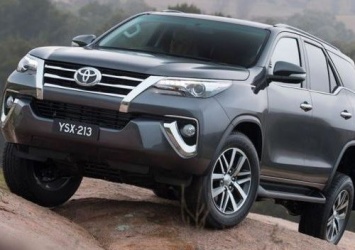 Toyota Fortuner получит рестайлированную версию