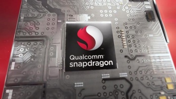 Snapdragon 835 набрал на 10 тысяч балов больше, чем чип iPhone 7