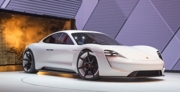 В Porsche ожидают, что объем реализации электрокаров достигнет 10 процентов от всех продаж к 2019 году