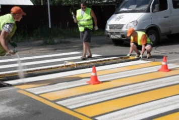 В Днепре обещают установить новые светофоры, дорожные знаки и пластиковую разметку