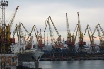 СМИ: портовые операторы просят у Порошенко защиты от произвола силовиков