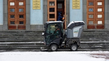 На улицы Крыма выйдет 100 новых коммунальных спецмашин