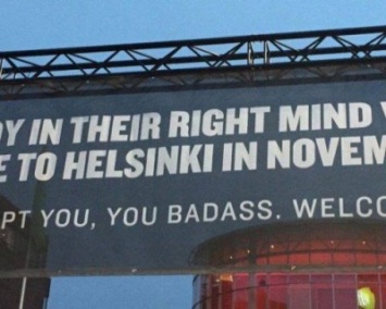 Плакат в аэропорту Хельсинки назвали лучшим в мире
