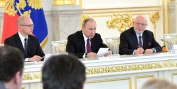 Путин признал наличие проблемы с признанием "Левады-Центра" иностранным агентом