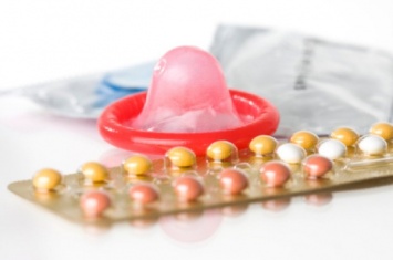 Ученые выяснили, как контрацептивы влияют на влечение женщины к мужчине