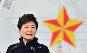 В Южной Корее парламент объявил Президенту Пак Кын Хэ вотум недоверия (импичмент)