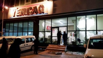 На редакцию Yenicag в Стамбуле совершено нападение