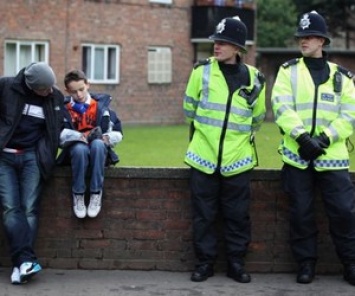Британская полиция: 83 человека подозревается в насилии над несовершеннолетними игроками