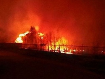В Болгарии после аварии взорвались цистерны поезда с газом, есть погибшие