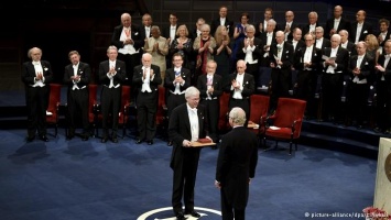 Вручение Нобелевских премий в Стокгольме прошло в отсутствие Дилана