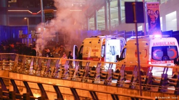 Двадцать человек ранены в результате двух взрывов в Стамбуле