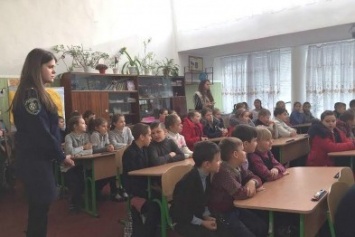 Терновские полицейские рассказали школьникам о правилах дорожного движения