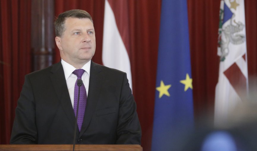 Президенту Латвии запретили говорить по-русски