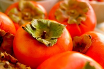 Полезная и опасная хурма: почему вяжущие плоды нужно есть с осторожностью