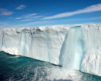 Ученые: Из-за глобального потепления растаял лед, площадью больше Индии