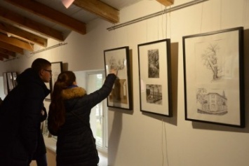 Искусство ради искусства: ялтинские студенты провели свою вторую художественную выставку