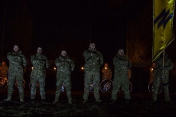 "Азов" под Мариуполем почтил память погибших (ФОТО+ВИДЕО)