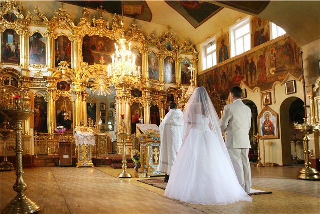 Киевляне едут венчаться в села